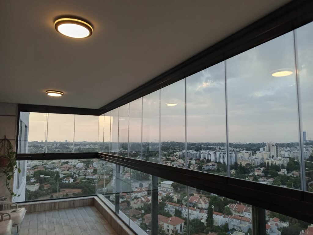 סגירת מרפסות בנתניה