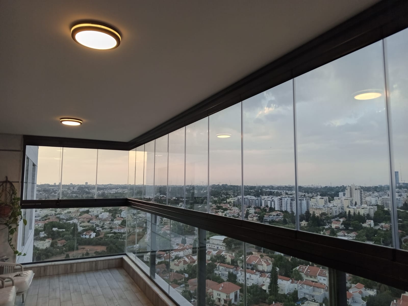 סגירת מרפסות בנתניה